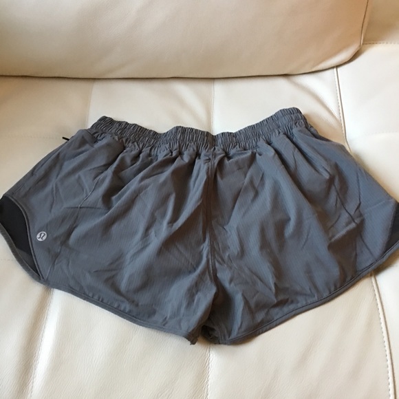 NWT SLTE LULULEMON HOTTY HOT SHORT II - - Size 10 - Picture 4 of 7